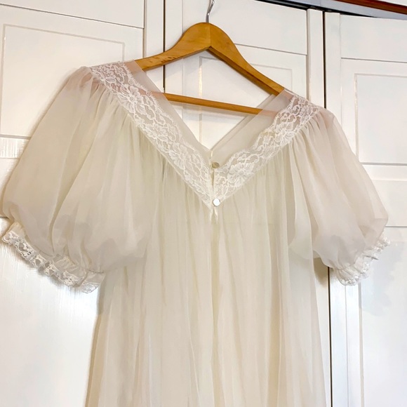 Evette Lingerie - Picture 2 of 9